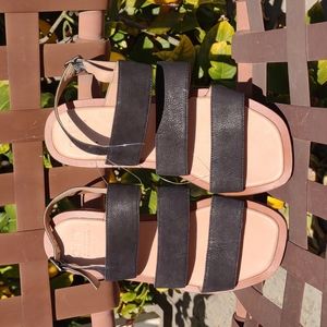 SEY by seychelles Flat Leather Three Black Strap Sandals 6